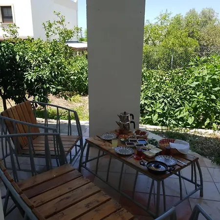 Our Near The Sea And Grocery Stores דירה